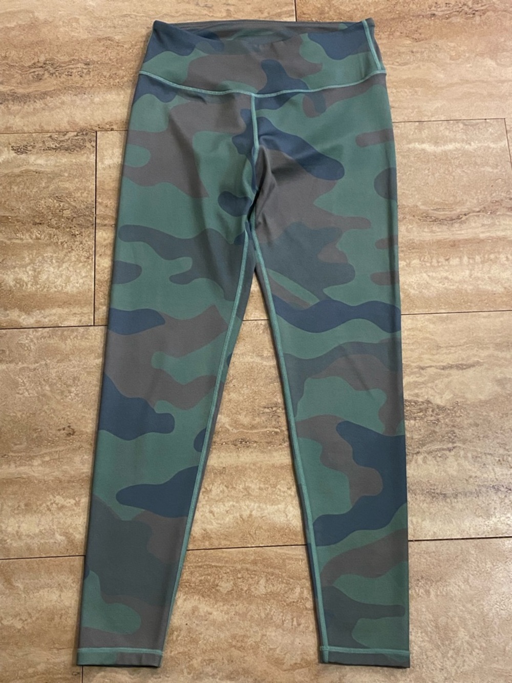 YELETE Active Women’s High-Rise Camo Print Active Leggings - Green Size M